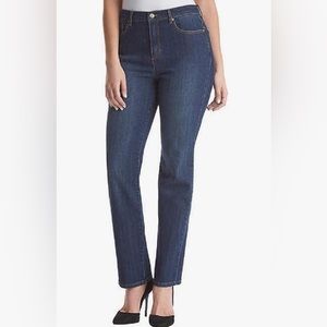 Gloria Vanderbilt Amanda Classic Rise Tapered Leg Magical Stretch Jeans in 6P